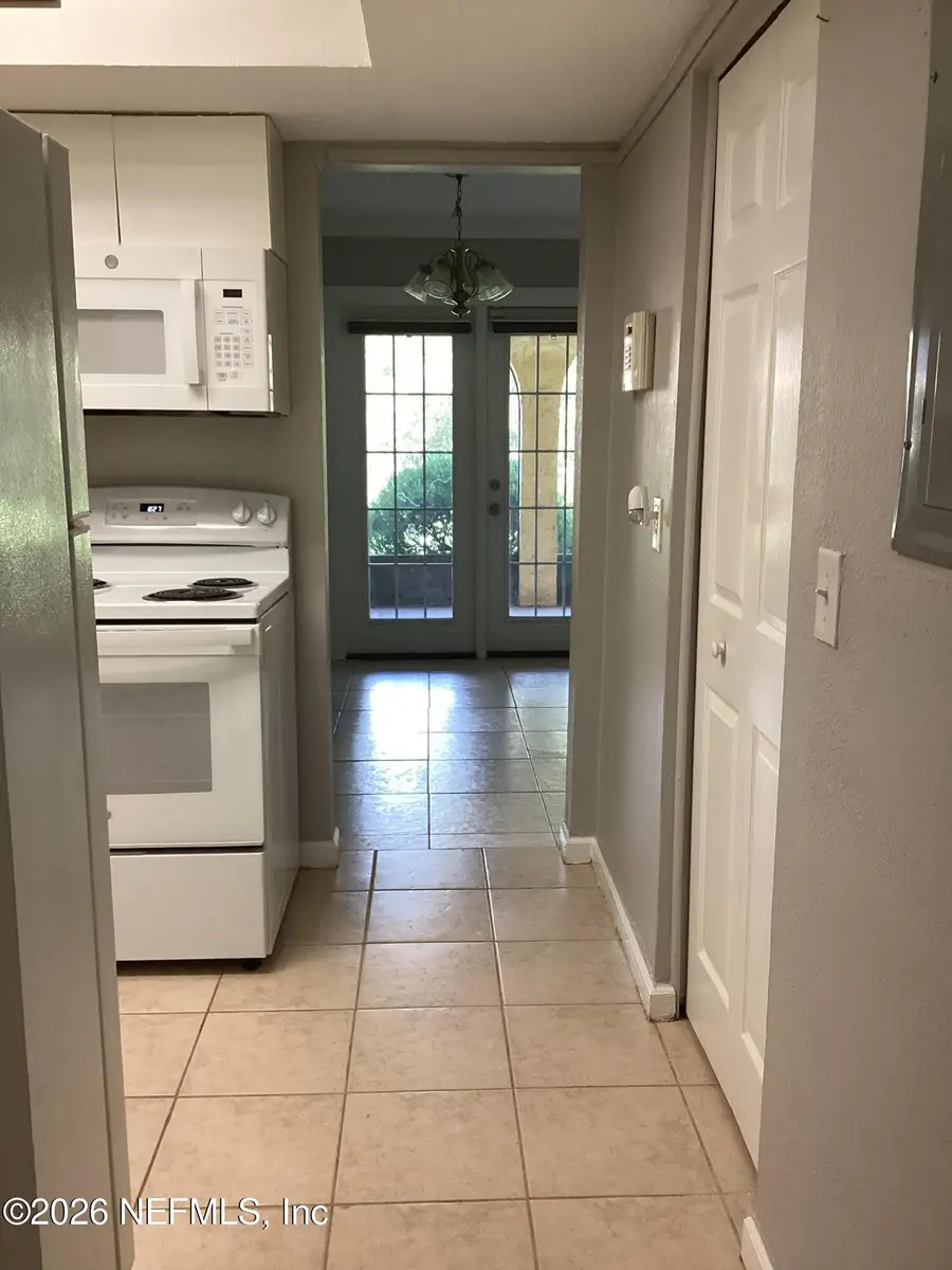 3913 Mission Drive #7, Jacksonville, FL 32217 - Image #2
