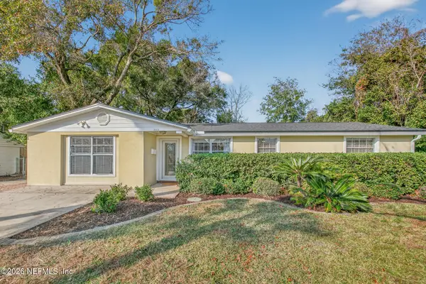 2002 Oak Grove Circle, Jacksonville Beach, FL 32250