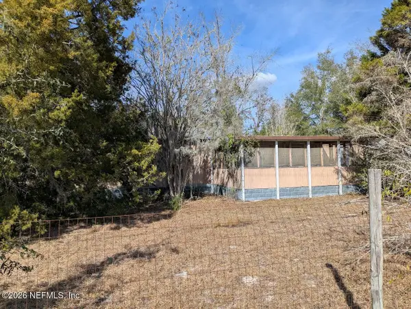 602 Junior Lake Drive, Interlachen, FL 32148