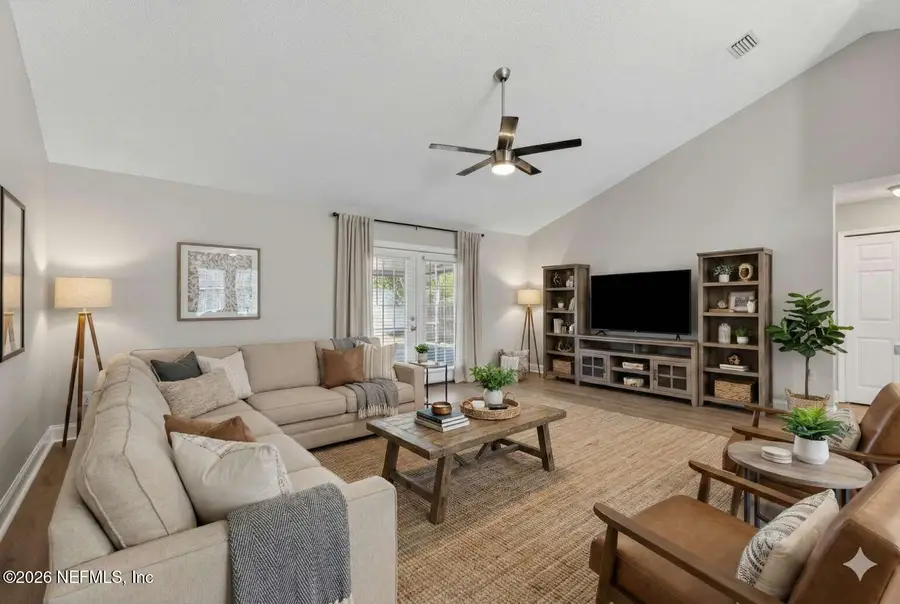 9051 Prosperity Lake Drive, Jacksonville, FL 32244 - Image #3