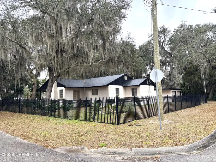 725 Myrtle Avenue, Green Cove Springs, FL 32043 - #2