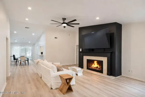 1104 Wood Hill Place #1104, Jacksonville, FL 32256