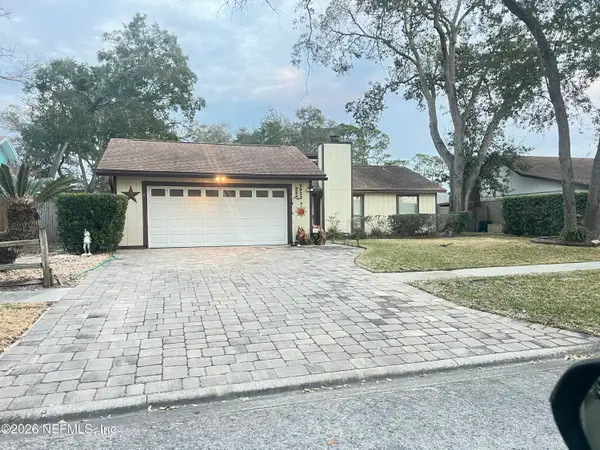 3933 Petite W Drive, Jacksonville, FL 32250