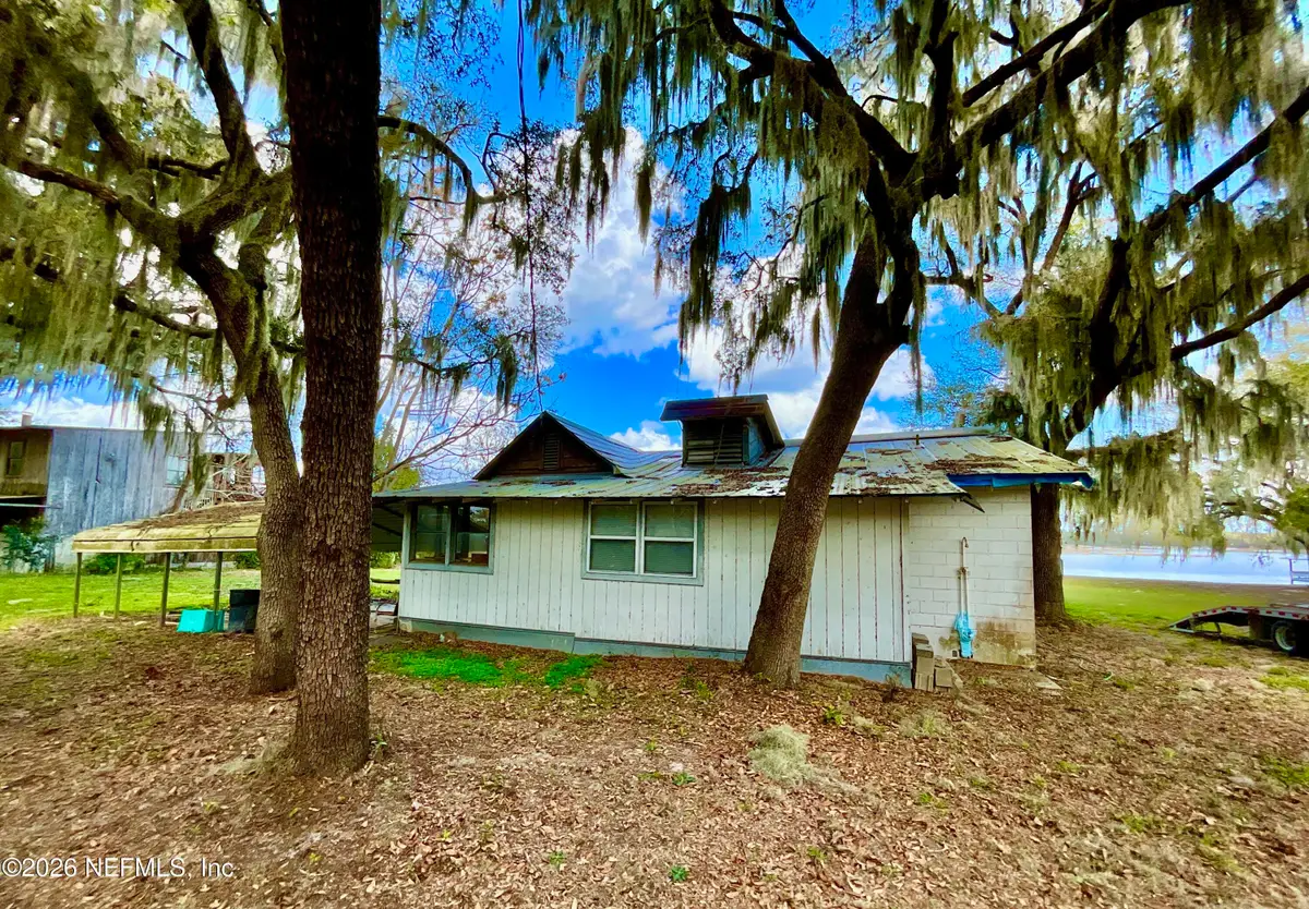 106 E Sunnyside Beach Road, Hawthorne, FL 32640 - #1