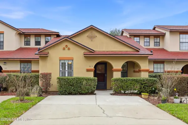 305 Redwood Lane, St. Johns, FL 32259