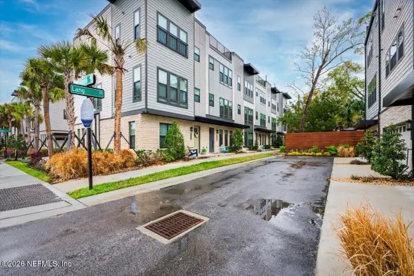 1616 Piazza Place, Jacksonville, FL 32207