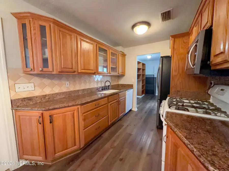 403 Vermont Avenue, Green Cove Springs, FL 32043 - #2