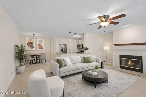 13715 Richmond Park N Drive #304, Jacksonville, FL 32224