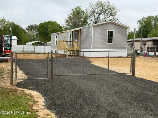 213 Milton Avenue, Interlachen, FL 32148