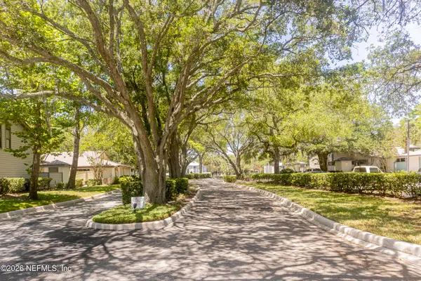 1403 W Defender Court, Jacksonville, FL 32233