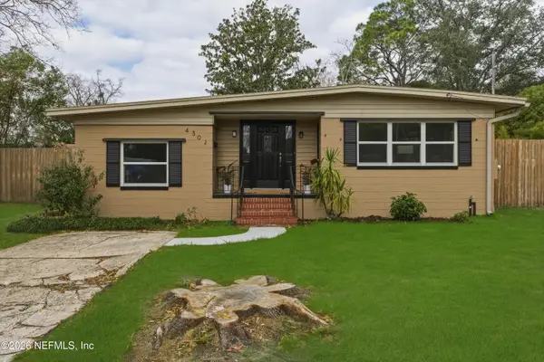 4302 Ish Brant W Court, Jacksonville, FL 32210