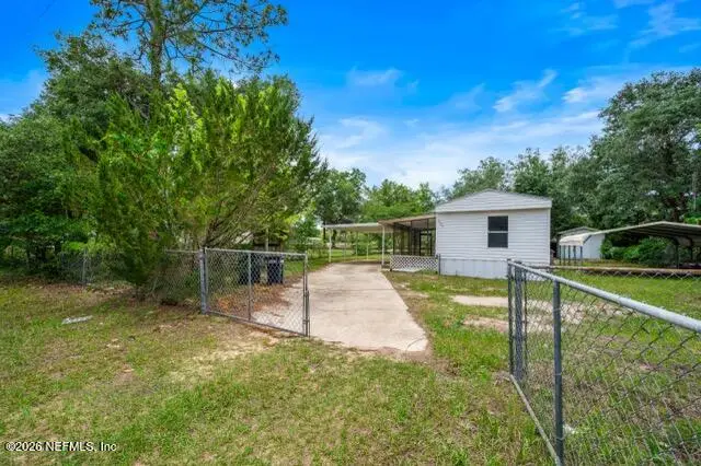207 Milton Avenue, Interlachen, FL 32148 - #3
