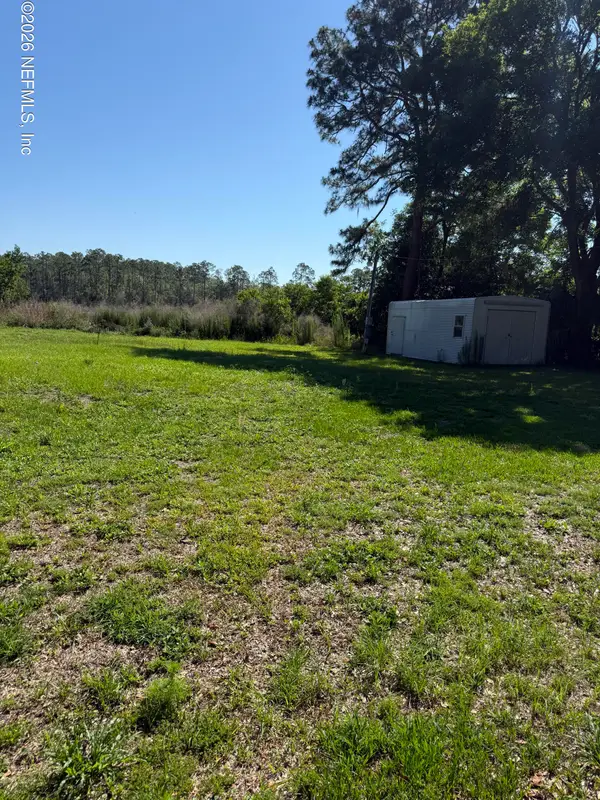 222 Lake Shore Road, Interlachen, FL 32148