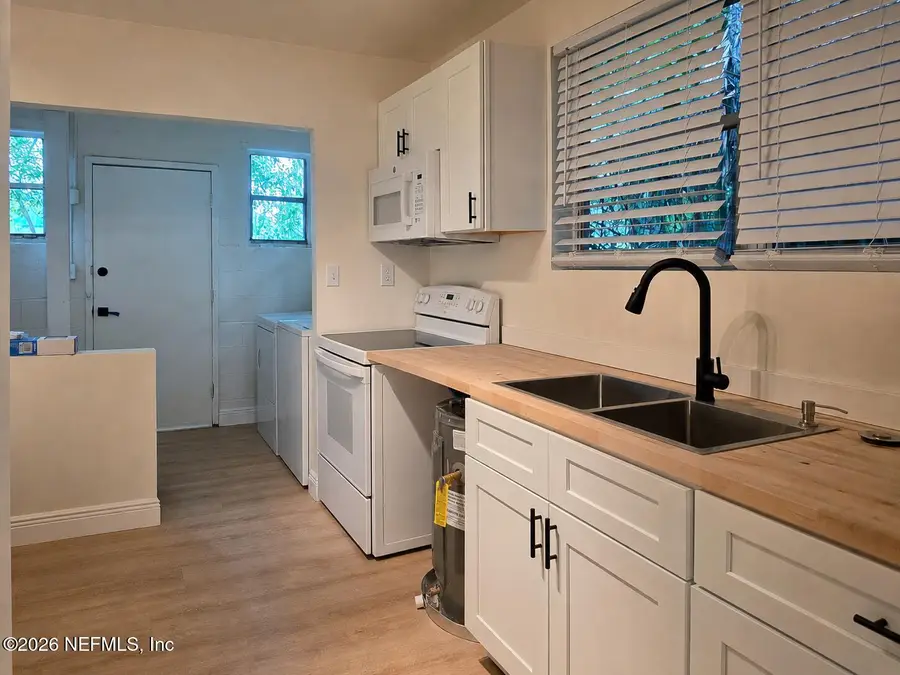 1227 W 3rd Street, Jacksonville, FL 32209 - #2