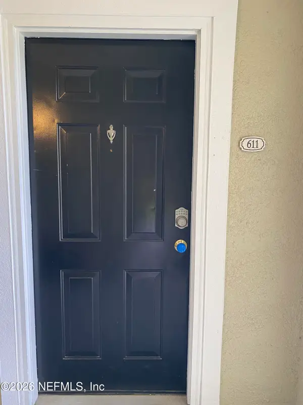 8290 Gate Parkway #611, Jacksonville, FL 32216