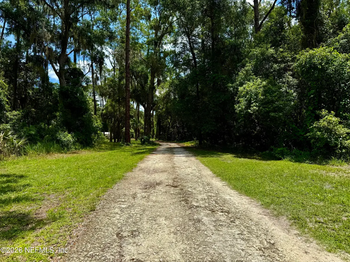 627 Walnut Street, Welaka, FL 32193 - #1