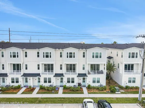 16 N Beach N Way, Jacksonville Beach, FL 32250