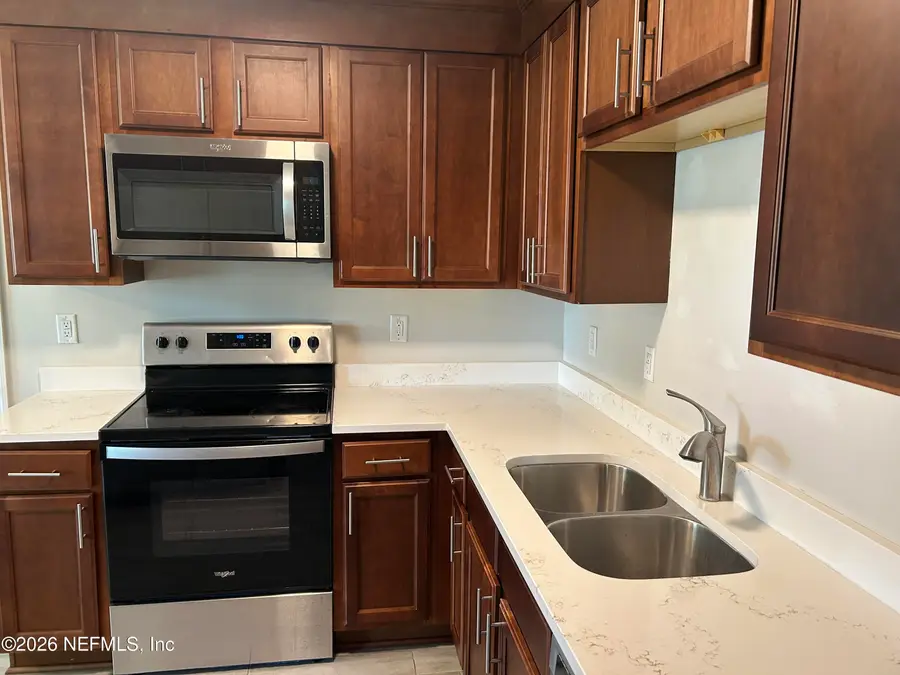 421 7th N Street, Jacksonville Beach, FL 32250 - #3
