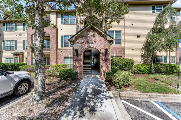 7800 Point Meadows Drive #712, Jacksonville, FL 32256
