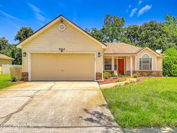 9243 Dale View W Lane, Jacksonville, FL 32225