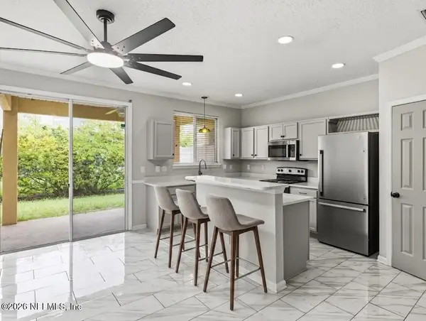 2346 Red Moon Drive, Jacksonville, FL 32216
