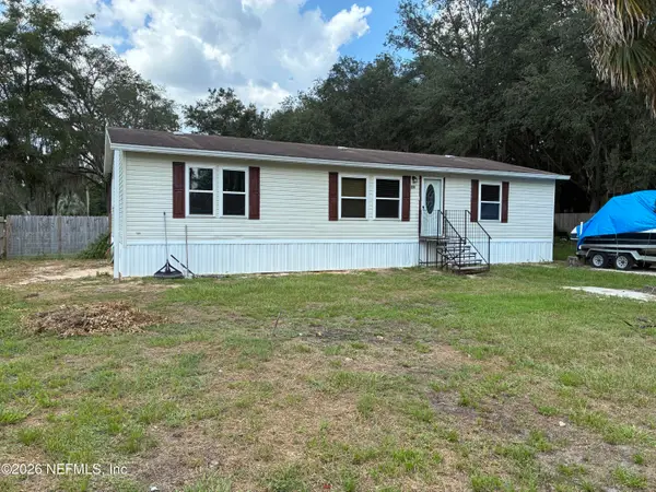 104 Reaves Avenue, Interlachen, FL 32148