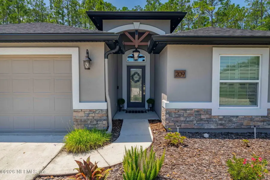209 E New England Drive, Elkton, FL 32033 - #2