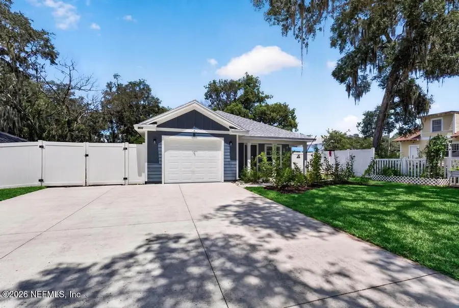 806 Cove Street, Green Cove Springs, FL 32043 - #3