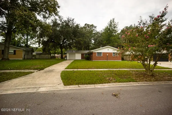 1068 Knoll Cove, Jacksonville, FL 32221