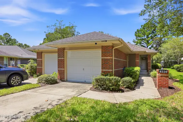 4550 Middleton Park W Circle, Jacksonville, FL 32224