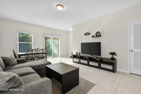 893 Capitol Parkway, Jacksonville, FL 32218