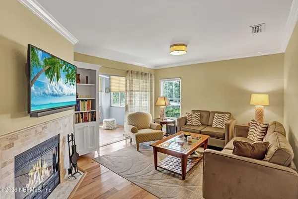 1800 The Greens Way #209, Jacksonville Beach, FL 32250