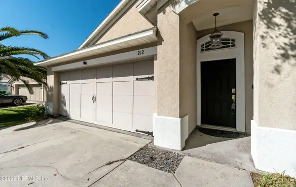 212 Brookchase W Lane, Jacksonville, FL 32225