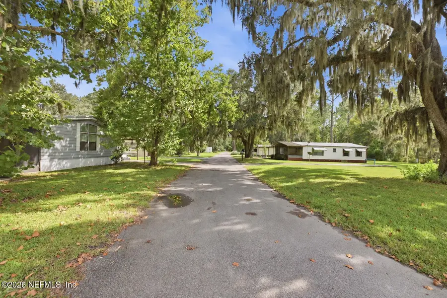 106 E Warren Avenue, East Palatka, FL 32131 - #3