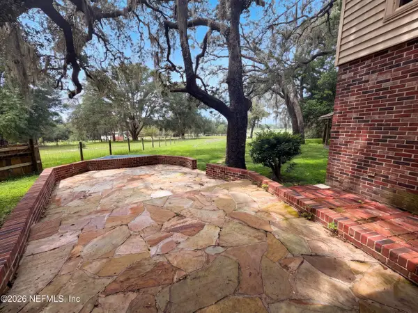 8042 County Line Road, Melrose, FL 32666