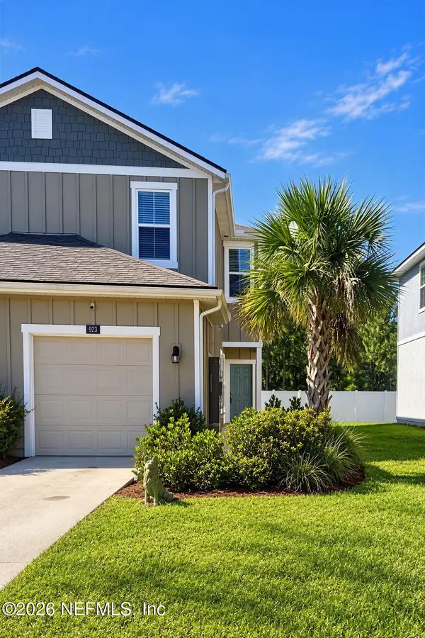 923 Capitol Parkway, Jacksonville, FL 32218