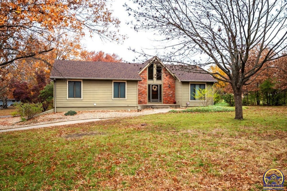 3540 NW 44th Pl, Topeka, KS 66618 BHGRE