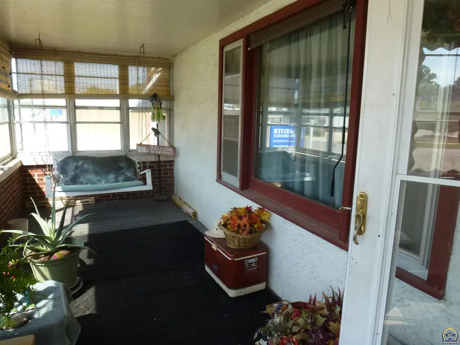 718 W 6th Ave, Emporia, KS 66801 - Image #3