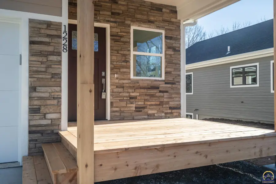1228 Walnut St, Eudora, KS 66025 - #3