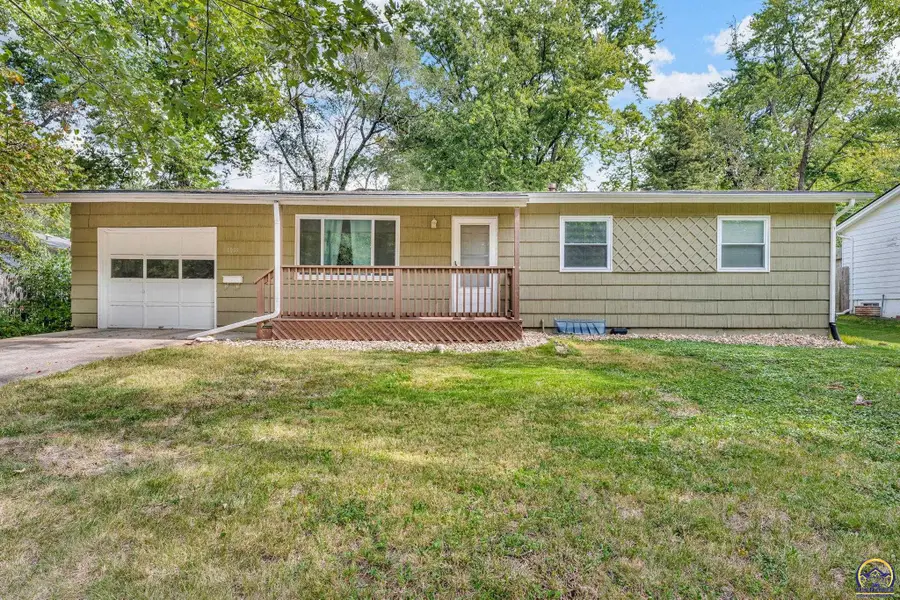 1014 Lawrence Ave, Lawrence, KS 66049 - Image #2