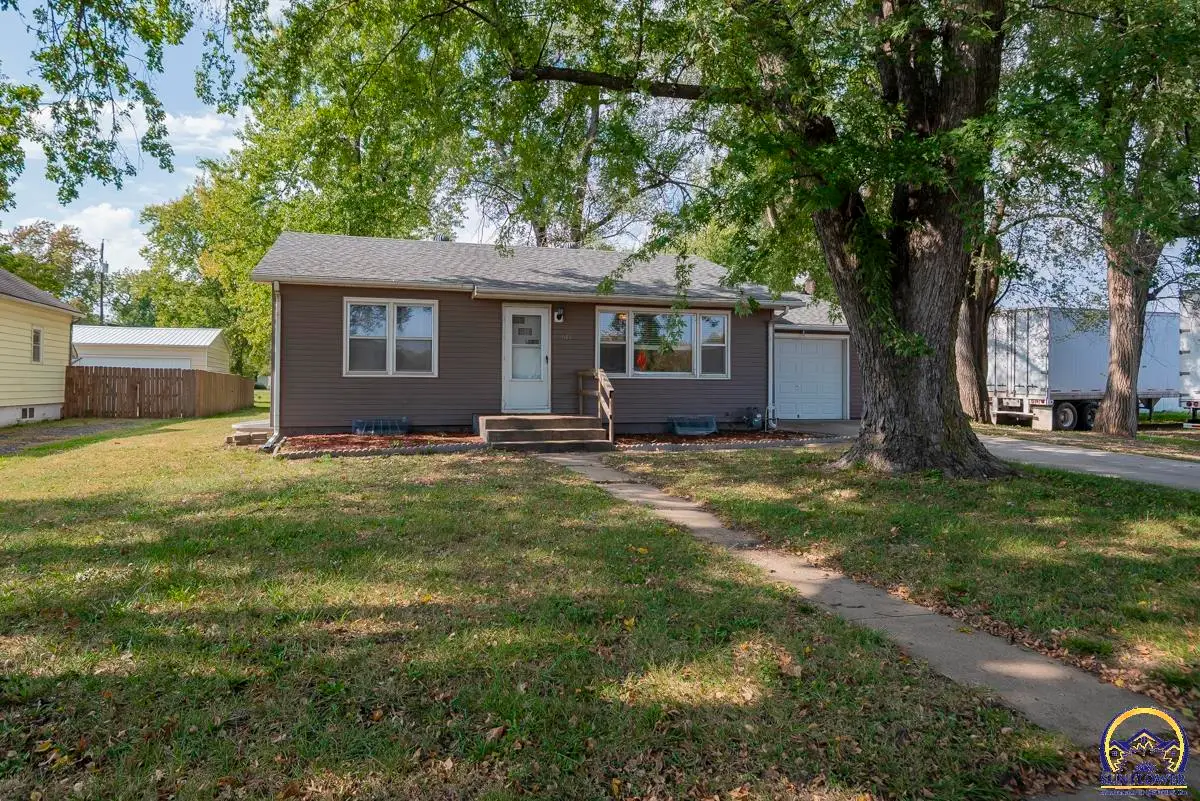 611 Pearl St, Rossville, KS 66533 - Image #1