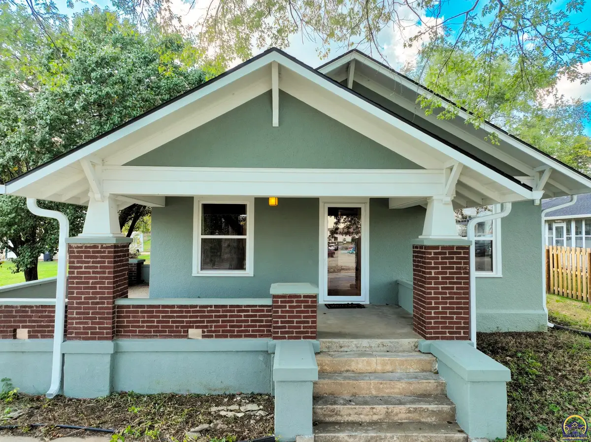 107 S Missouri St, Alma, KS 66401 - Image #1