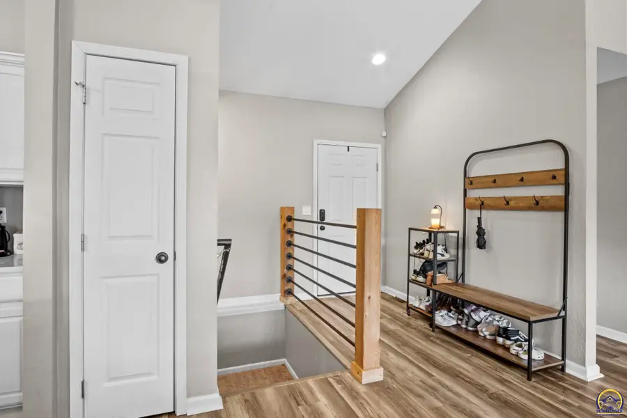 211 SE 44th Ter, Topeka, KS 66609 - Image #3