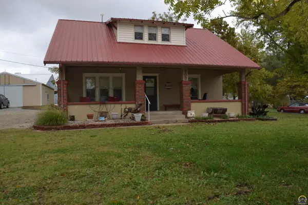 208 NE High St, Melvern, KS 66510