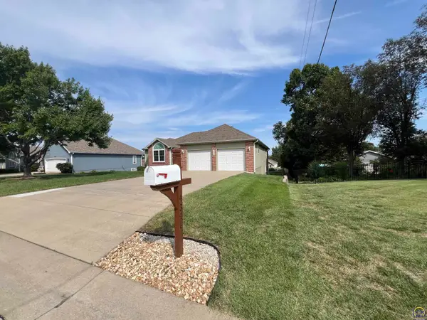 4346 SE 24th Ct, Tecumseh, KS 66542