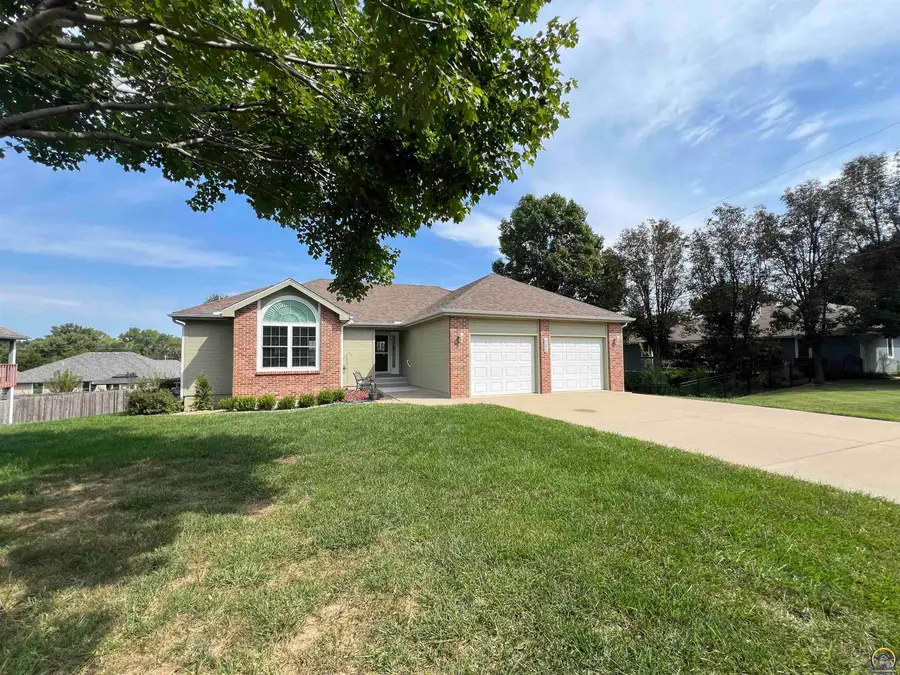 4346 SE 24th Ct, Tecumseh, KS 66542 - Image #2