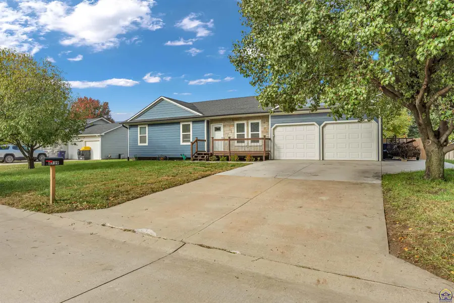 8739 Eagles Landing Dr, Manhattan, KS 66502 - Image #3