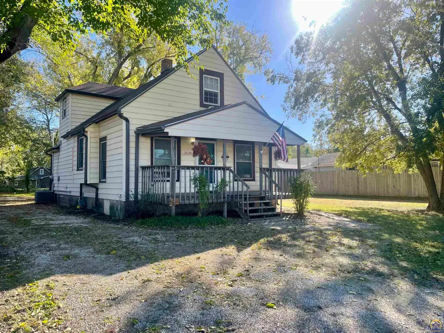 2026 N Kansas Ave, Topeka, KS 66608 - Image #2