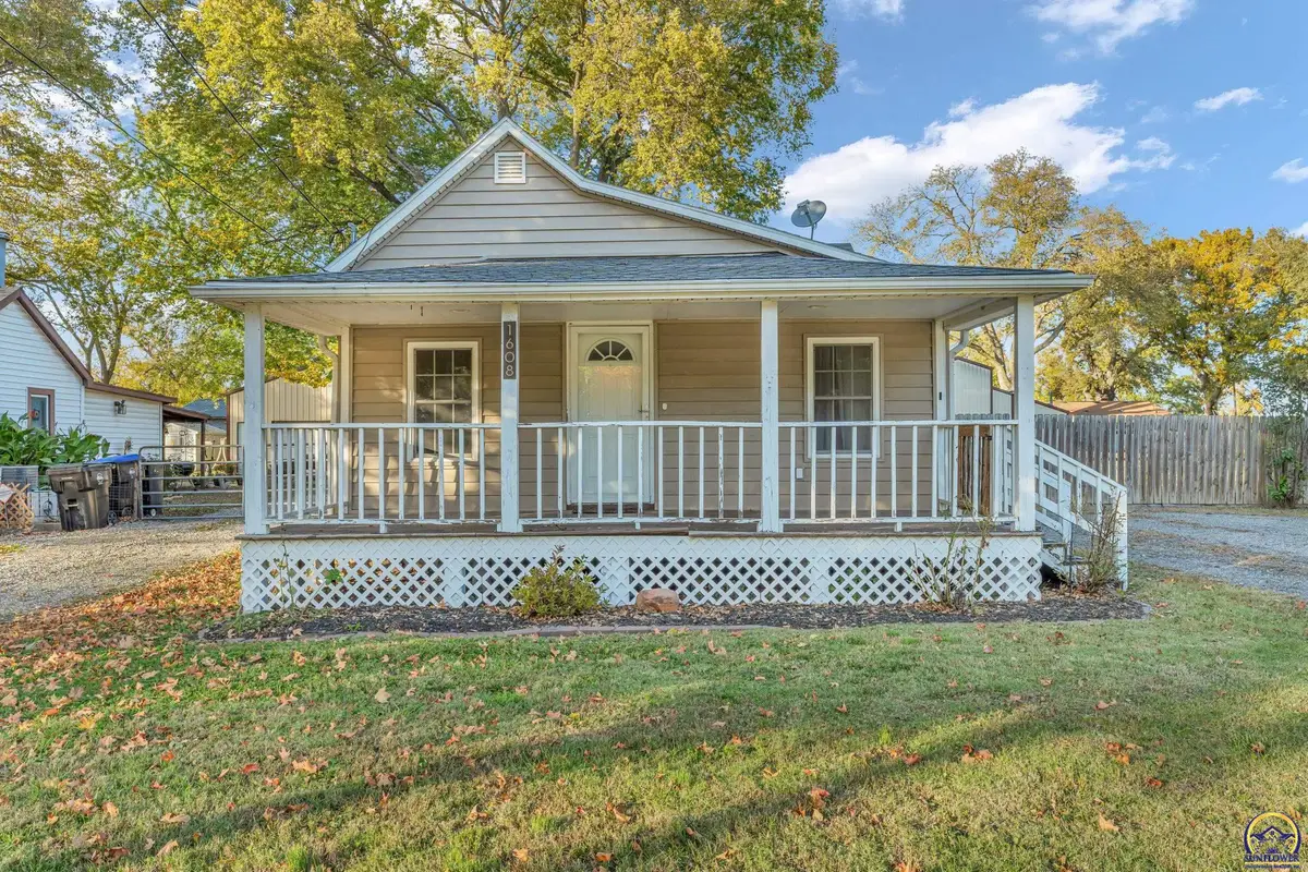1608 NW 8th St, Topeka, KS 66608 - Image #1