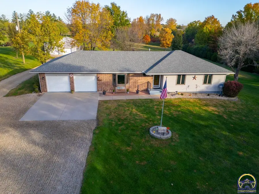 4230 NW 39th St, Topeka, KS 66618 - Image #2